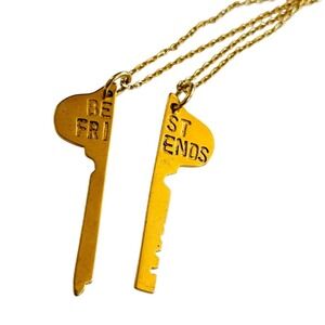 The giving Keys Signed necklace Best Friends necklaces key long chain Designer